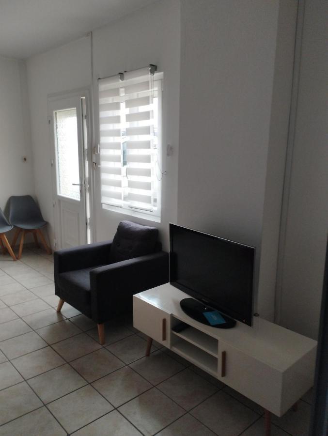 Meximieux Apartment Bagian luar foto